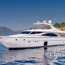 Ferretti 830