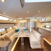 Beneteau Oceanis Yacht 62