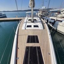 Hanse 548