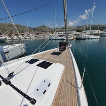 Hanse 548