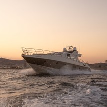 Azimut 68S