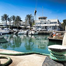 Sunseeker Mustique 42