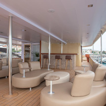 Luxury motor yacht pearl 60