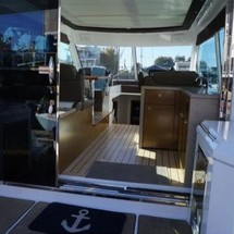 Cruisers Yachts 48 Cantius