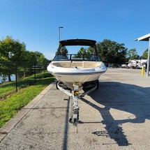 Sea Ray SPX 210