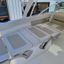 Boston Whaler 320 Vantage