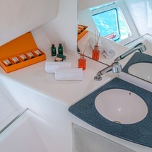 Fountaine pajot belize 43