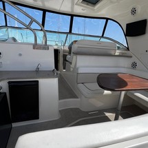 Sea ray 390 express cruiser