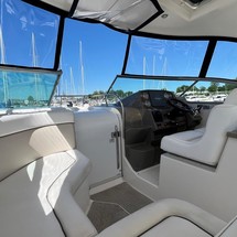 Sea ray 390 express cruiser