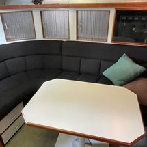 Sea ray 390 express cruiser