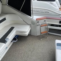 Sea ray 390 express cruiser