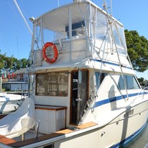 Chris-Craft Commander 44