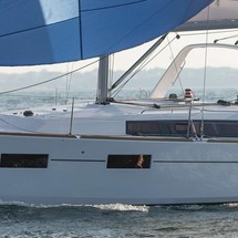 Beneteau Oceanis 35