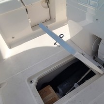 Robalo centre console r272