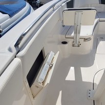 Robalo centre console r272