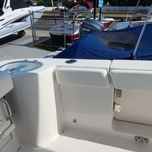 Robalo centre console r272