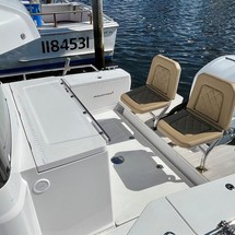 Axopar 28 Cabin