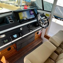 Axopar 28 Cabin