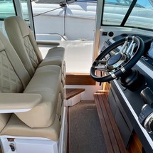 Axopar 28 Cabin