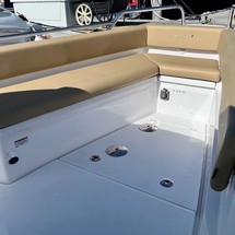 Axopar 28 Cabin