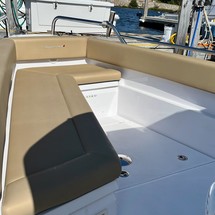 Axopar 28 Cabin