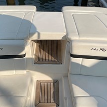 Sea Ray 270 SLX