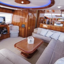 Ferretti 68