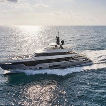 AZIMUT GRANDE 38 METRI TRI-DECK