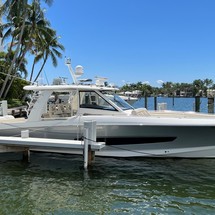 Boston Whaler 420 Outrage