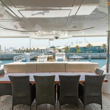 Majesty Yachts 135