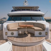 Majesty Yachts 135