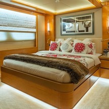 Majesty Yachts 135