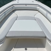 Boston Whaler 320 Outrage