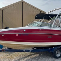 Sea Ray 240 Sundeck