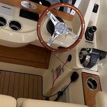 Chris-Craft Calypso 30