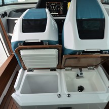 Axopar 28 Cabin