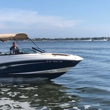 Sea Ray 220 Sundeck