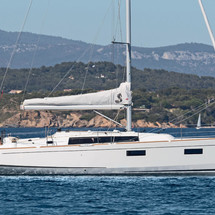 Beneteau Oceanis 38.1