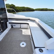 Cruisers Yachts 42 Cantius