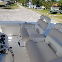 Boston Whaler 320 Outrage