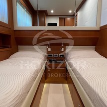 Ferretti Altura 840