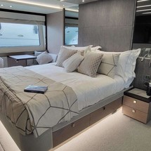 Sunseeker 76 Yacht