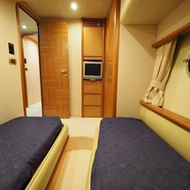 Azimut 62E