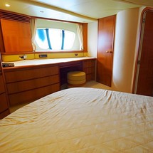 Azimut 62E