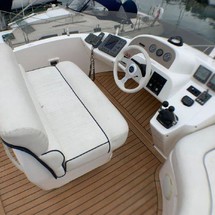 Sealine F37