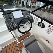 Bayliner VR5 Cuddy