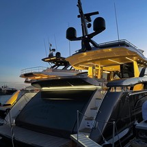 Azimut S8