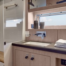 Beneteau Oceanis Yacht 62