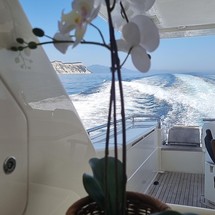 Ferretti 80