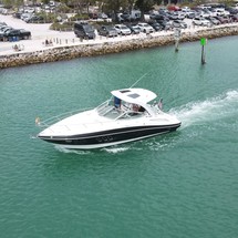 Cruisers Yachts 330 Express